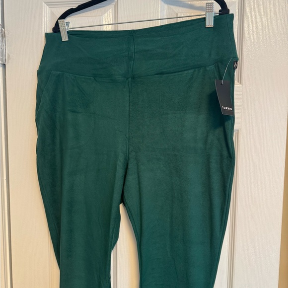 Torrid Fleece Leggings Size 3 NWT - Picture 3 of 9